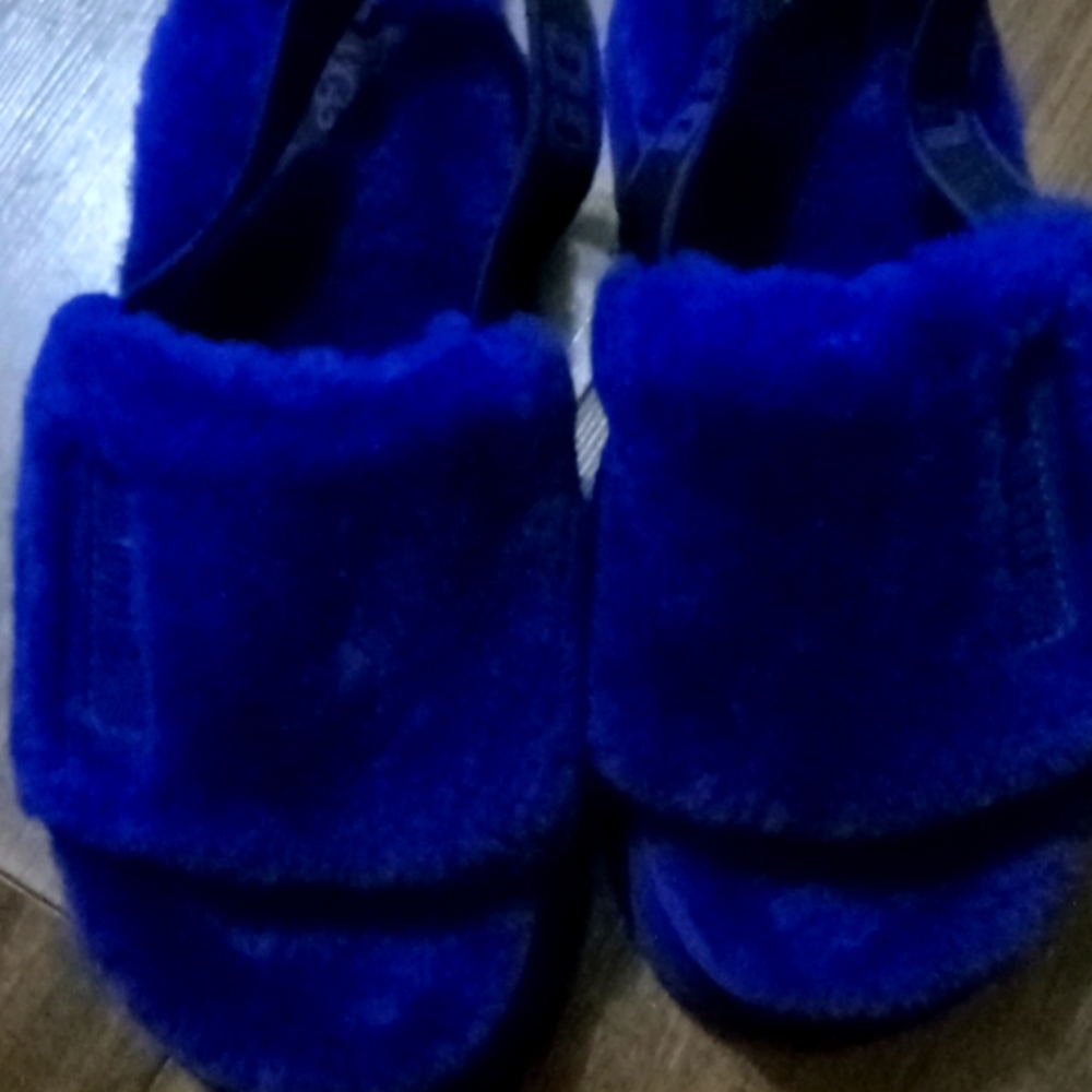 Ugg platform slides size 5